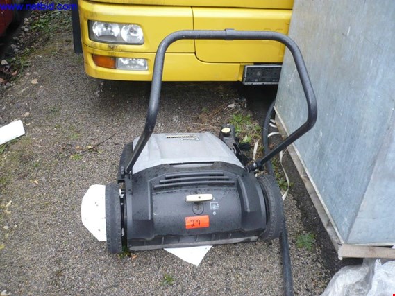 Used Kärcher Professional KN70/20C Sweeper for Sale (Auction Premium) | NetBid Industrial Auctions