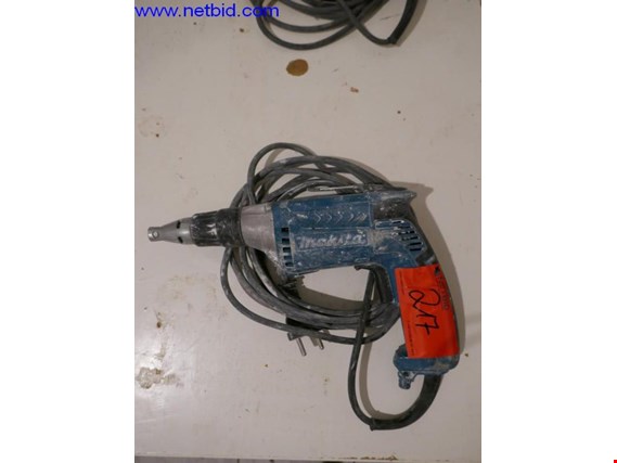 Used Makita FS4300 2 Drywall screwdriver for Sale (Trading Premium) | NetBid Industrial Auctions