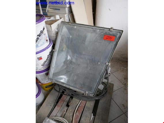 Used High power spotlight for Sale (Auction Premium) | NetBid Industrial Auctions
