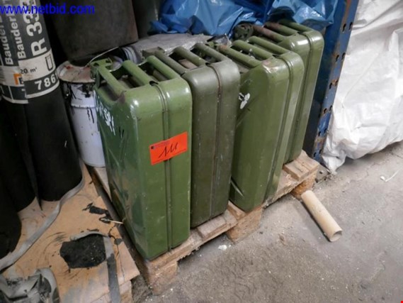 Used 4 Gas can for Sale (Auction Premium) | NetBid Industrial Auctions