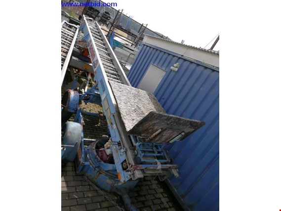 Used Böcker HD 26 Landing elevator for Sale (Auction Premium) | NetBid Industrial Auctions