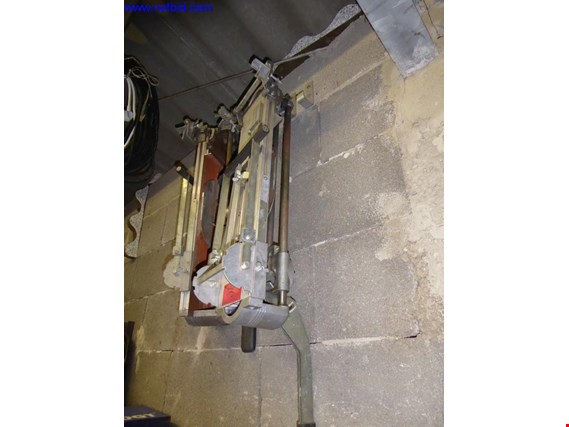 Used 2 manual beaver tile cutter for Sale (Auction Premium) | NetBid Industrial Auctions