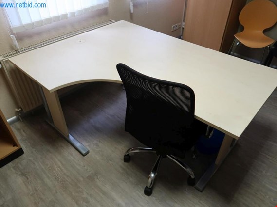 Used Desk-angle combination for Sale (Trading Premium) | NetBid Industrial Auctions