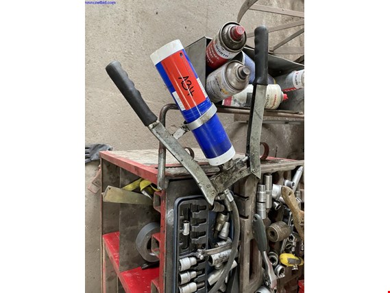 Used Grease gun for Sale (Auction Premium) | NetBid Industrial Auctions