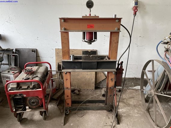 Used Hydraulic frame press for Sale (Auction Premium) | NetBid Industrial Auctions