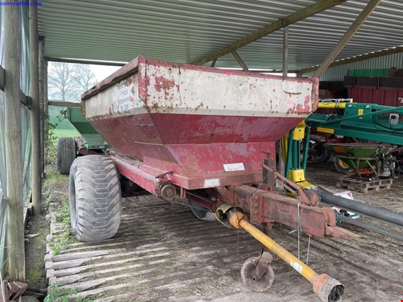 Used 1-axle large area fertilizer spreader for Sale (Auction Premium) | NetBid Industrial Auctions