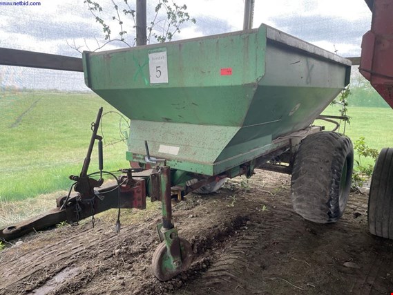 Used Bredal 1-axle large area fertilizer spreader for Sale (Auction Premium) | NetBid Industrial Auctions