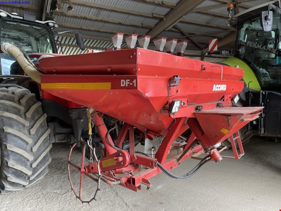 Used Kverneland Accord DF-1 Seed front tank for Sale (Auction