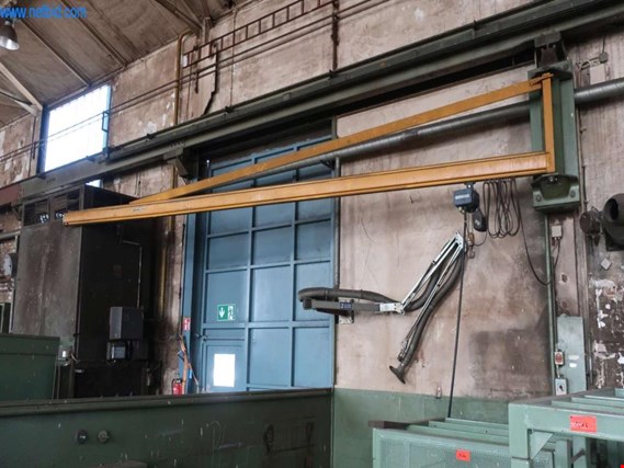 Used 2 Wall-mounted slewing cranes (3+4) for Sale (Auction Premium) | NetBid Industrial Auctions