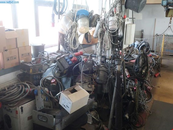 Used 1 Posten Old appliances for Sale (Auction Premium) | NetBid Industrial Auctions