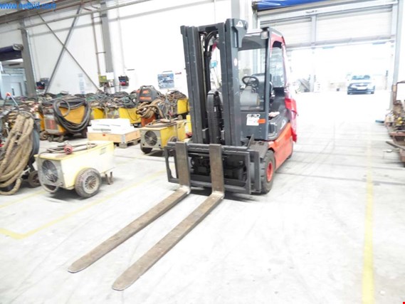 Used Linde E30-02 Electric forklift for Sale (Auction Premium) | NetBid Industrial Auctions