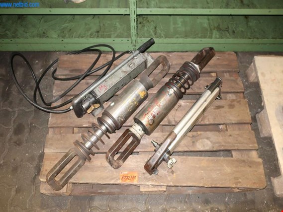 Used PTS Bahco CDXR50-125 2 hydraulic pull cylinders for Sale (Auction Premium) | NetBid Industrial Auctions