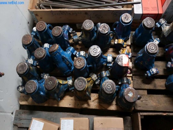 Used 17 mechanical lifting cylinders for Sale (Trading Premium) | NetBid Industrial Auctions