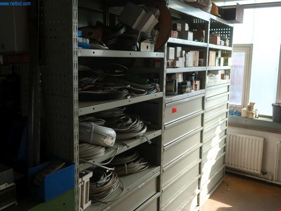 Used 3 lfm. Workshop storage shelving - later release for Sale (Auction Premium) | NetBid Industrial Auctions