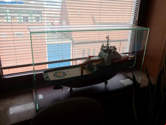 Used Ihlenfeld Model ship "Icebreaker PS 82 for Sale (Auction Premium) | NetBid Industrial Auctions