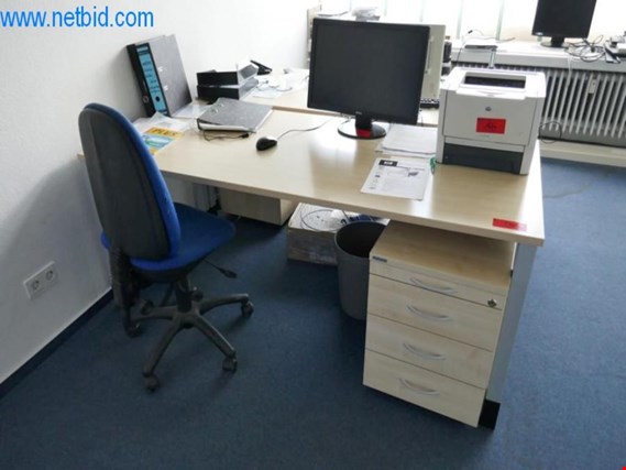Used Vielhauer 2 Desks for Sale (Auction Premium) | NetBid Industrial Auctions