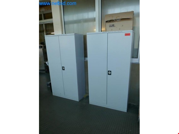 2 Metal cabinets (Auction Premium) | NetBid ?eská republika
