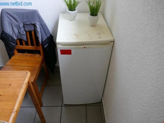 Used LG GR-151SSF Refrigerator for Sale (Trading Premium) | NetBid Industrial Auctions