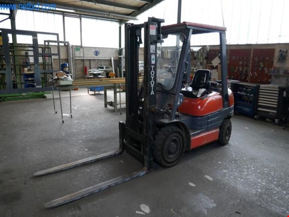 Used Toyota 82 6FDF 25 4 Wheel Diesel Forklift for Sale (Auction Premium) | NetBid Industrial Auctions