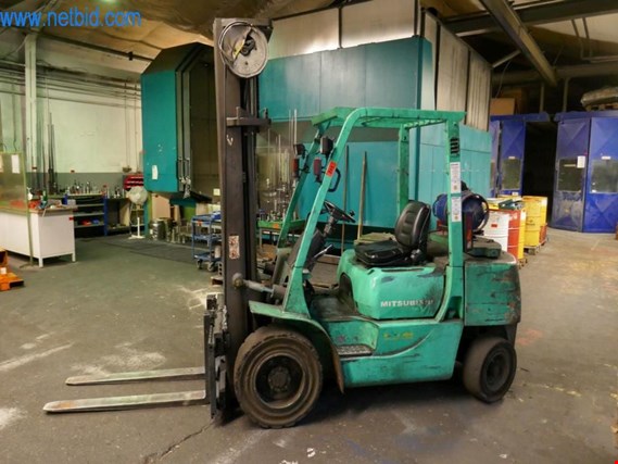 Used Mitsubishi FG30 LPG four-wheel forklift truck for Sale (Online Auction) | NetBid Industrial Auctions