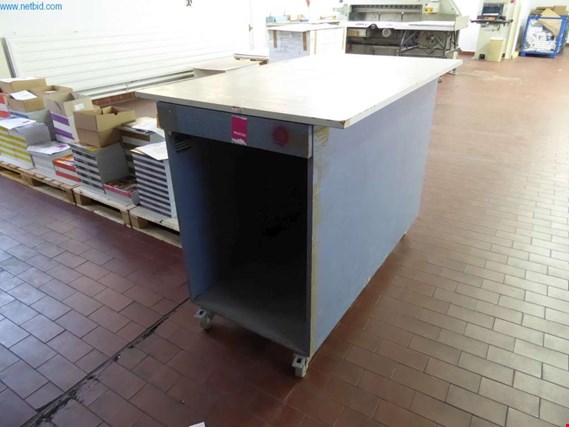 Used mobile pull out cabinet for Sale (Trading Premium) | NetBid Industrial Auctions
