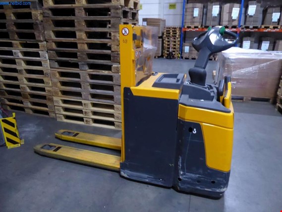 Used Jungheinrich ERD220 Electric low lift pallet truck (subject to prior sale) for Sale (Auction Premium) | NetBid Industrial Auctions