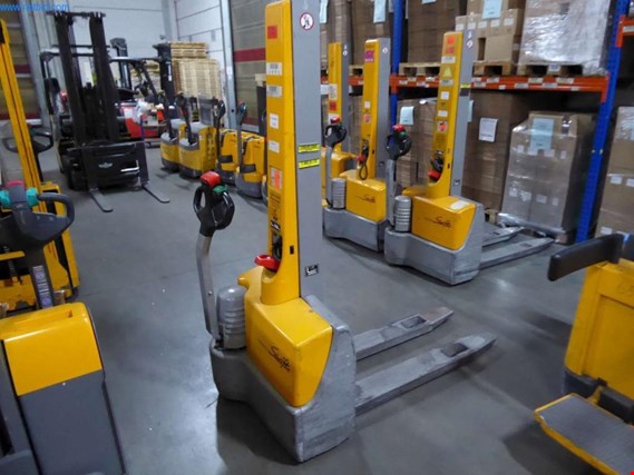 Used Jungheinrich Swift Electric high lift truck (64) for Sale (Auction Premium) | NetBid Industrial Auctions
