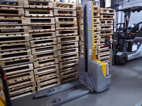 Used Jungheinrich Swift Electric high lift truck (22) for Sale (Auction Premium) | NetBid Industrial Auctions