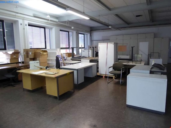 Used 1 Posten Büroausstattung for Sale (Trading Premium) | NetBid Industrial Auctions