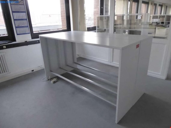 Used 2 Stehtische for Sale (Auction Premium) | NetBid Industrial Auctions