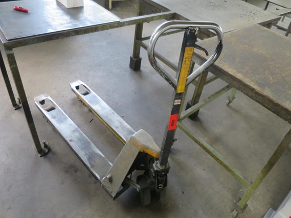 Used Jungheinrich Hand pallet truck - later release from 31.10.2022 for Sale (Auction Premium) | NetBid Industrial Auctions