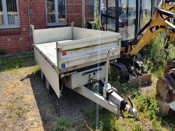 Used Humbaur HTK- GARANT TA G VD  Trailer with tipping function for Sale (Auction Premium) | NetBid Industrial Auctions