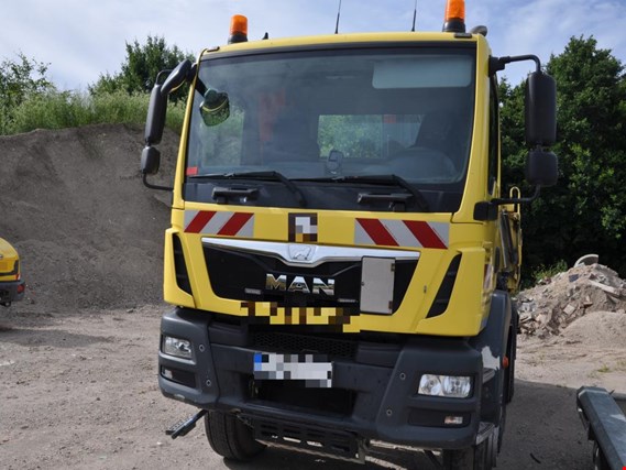 MAN TGM 18.340 Truck open box/ dump truck/ crane/ 4x4 (Auction Premium) | NetBid España