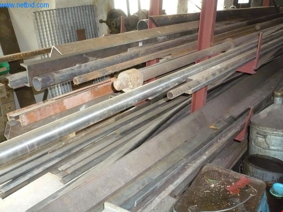 Used 2 two-sided cantilever racks for Sale (Auction Premium) | NetBid Industrial Auctions
