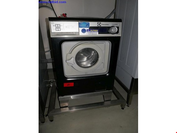 Used Electrolux Quickwash Industrial washing machine for Sale (Auction Premium) | NetBid Industrial Auctions
