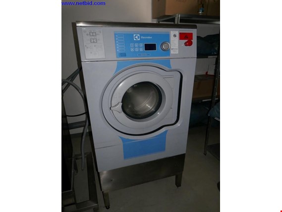 Used Electrolux W575H Industrial washing machine for Sale (Auction Premium) | NetBid Industrial Auctions