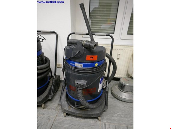 Used Columbus SW 52 P Dust and water vacuum cleaner for Sale (Auction Premium) | NetBid Industrial Auctions