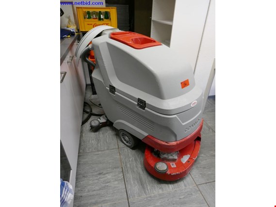 Used Comac Versa Scrubber dryer (automatic cleaning machine) for Sale (Trading Premium) | NetBid Industrial Auctions