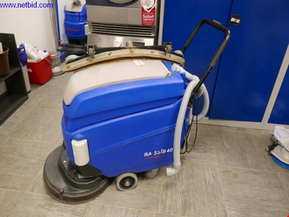 Used Columbus RA 55/BM 40 iL Scrubber dryer (automatic cleaning machine) for Sale (Auction Premium) | NetBid Industrial Auctions