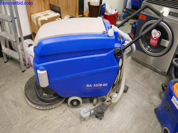 Used Columbus RA 55/B 40 iL Scrubber dryer (automatic cleaning machine) for Sale (Auction Premium) | NetBid Industrial Auctions