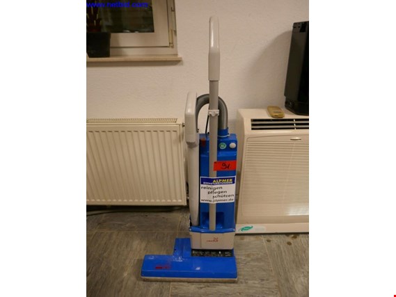Used Columbus BS 460 Brush vacuum cleaner for Sale (Auction Premium) | NetBid Industrial Auctions