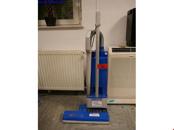 Used Columbus BS 460 Brush vacuum cleaner for Sale (Trading Premium) | NetBid Industrial Auctions