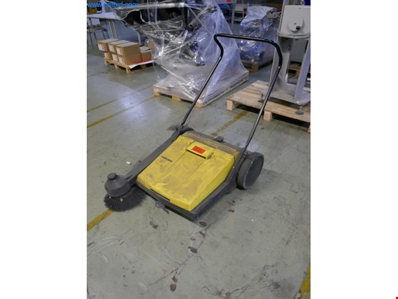 Used Kärcher KM 700 S manual floor sweeper for Sale (Auction Premium) | NetBid Industrial Auctions