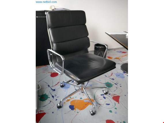Used Vitra Soft Pad Chair EA 219 Swivel chair for Sale (Auction Premium) | NetBid Industrial Auctions