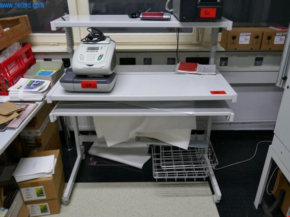 Used mobile desk for Sale (Auction Premium) | NetBid Industrial Auctions