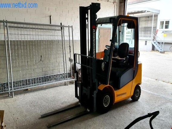 Jungheinrich TFG 320 360 ZT Gas Forklift (Auction Premium) | NetBid ?eská republika
