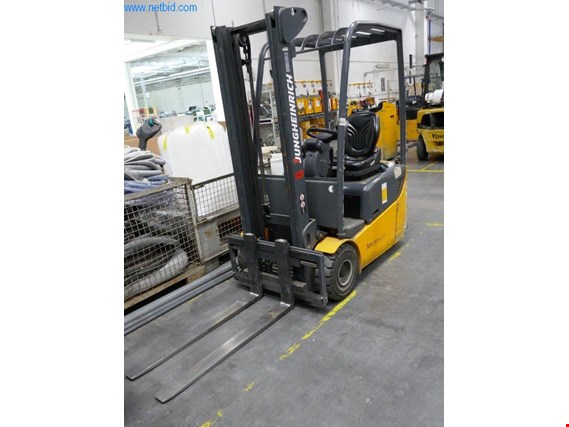 Used Jungheinrich EFG 113 Electric tricycle forklift for Sale (Auction Premium) | NetBid Industrial Auctions