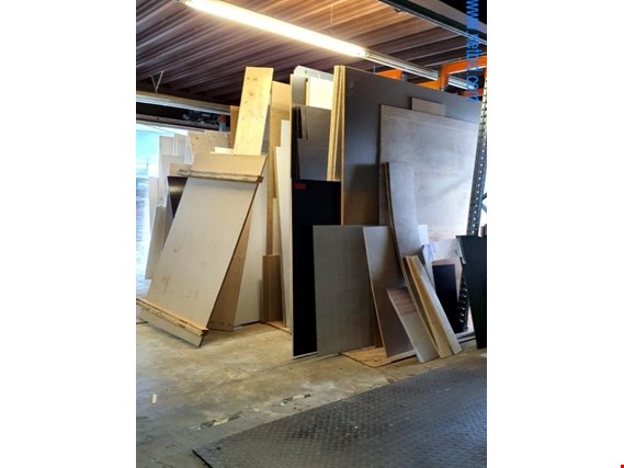 Used 1 Posten Wooden pallets for Sale (Auction Premium) | NetBid Industrial Auctions