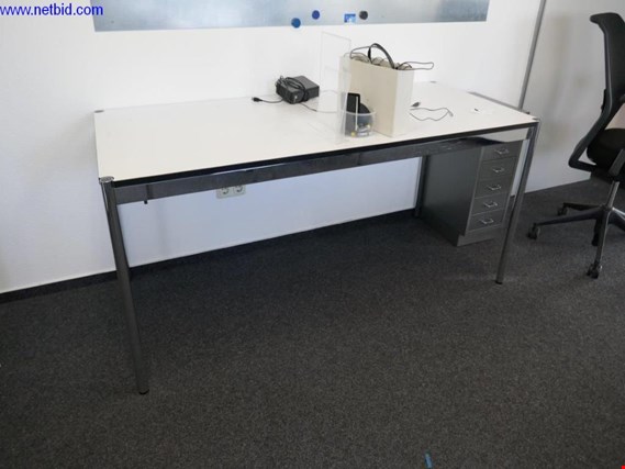 Used USM Haller 6 Desks for Sale (Auction Premium) | NetBid Industrial Auctions