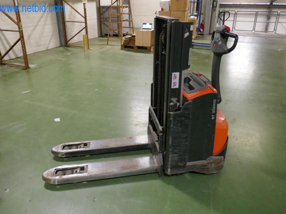 Used BT Staxio SWE200D Low-floor electric pallet truck for Sale (Auction Premium) | NetBid Industrial Auctions
